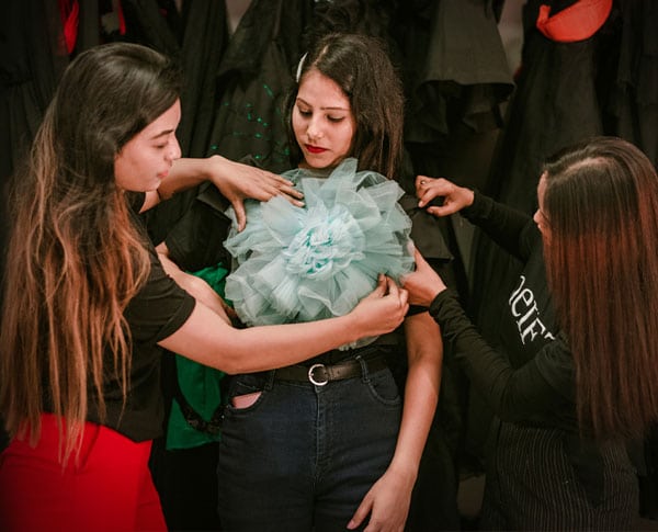 READ ALWAYS FALLS BUTTERED SIDE TIP